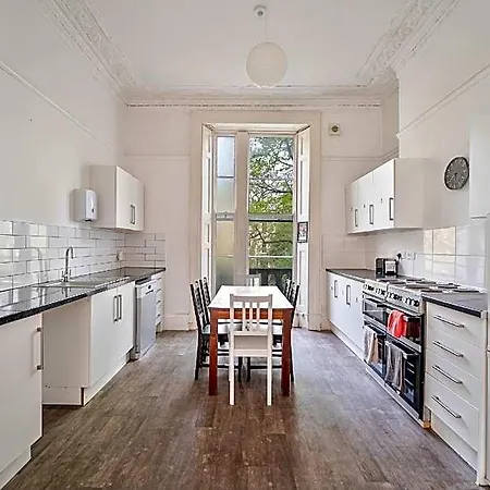 No 64 Georgian House - By Clifton Short Lets